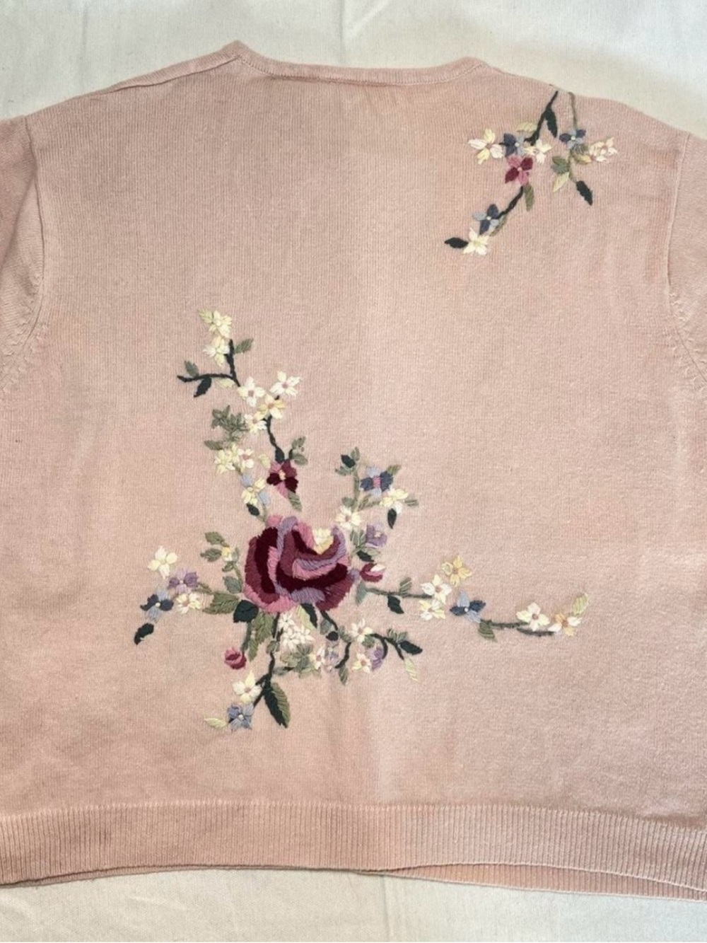 SOLD VTG 90s light pink silk embroidered floral button up cardigan Cottage - Picture 3 of 8